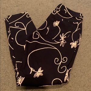 Brand new hue leggings! Flower pattern